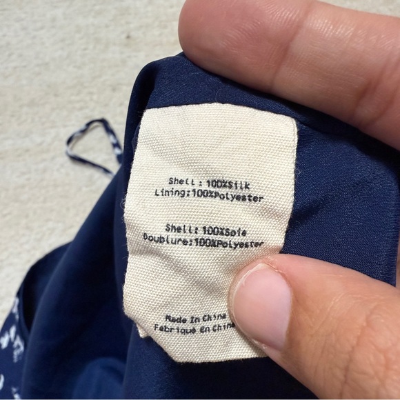 L'Agence Jane V-Neck Tank 100% Silk Camisole Blue White Size XS - Picture 10 of 11